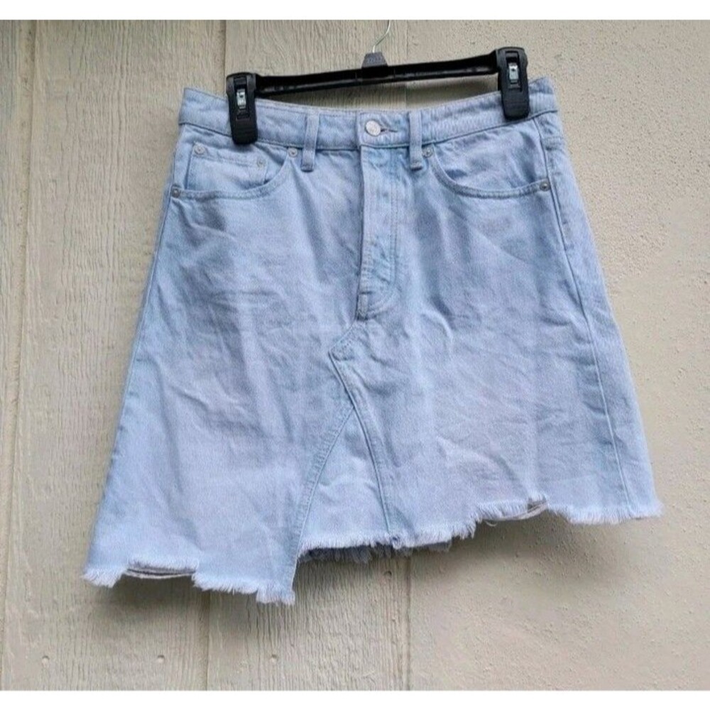 Free People We The Free going rogue denim Mini Skirt sz 27 asymetric raw hem